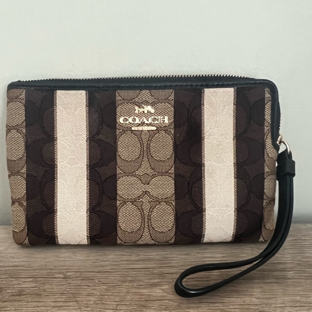 Coach Wristlet In Signature Jacquard With Stripes C4566.